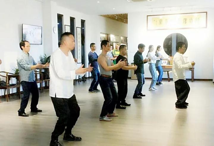 力勇太極國術(shù)館總教練馬弟致應邀寧波授拳